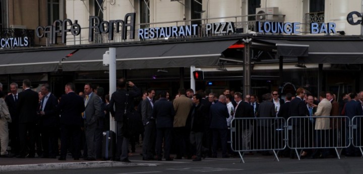 Les participants prennent une pause. Crédit photo Photo : W. L.-F