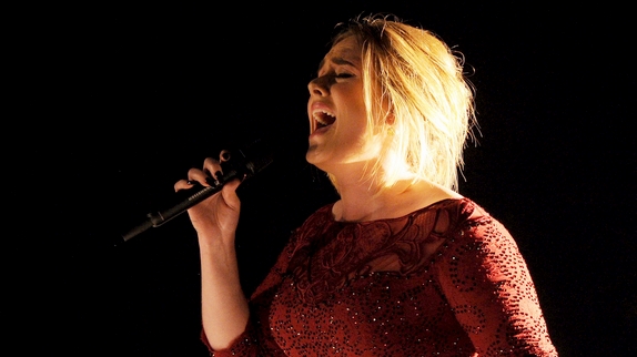 Une prestation ratée pour Adele. (Crédit photo: Abaca)