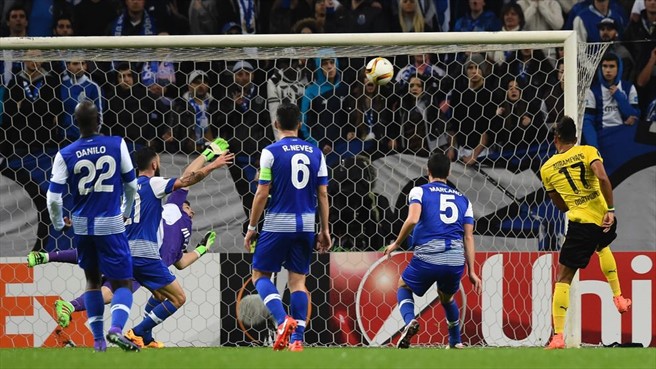 L'ex-portier du Real, Iker Casillas, a encaissé un but gag en poussant lui même le ballon dans les filets, après un premier arrêt magistral. (Crédit photo : Getty Images)