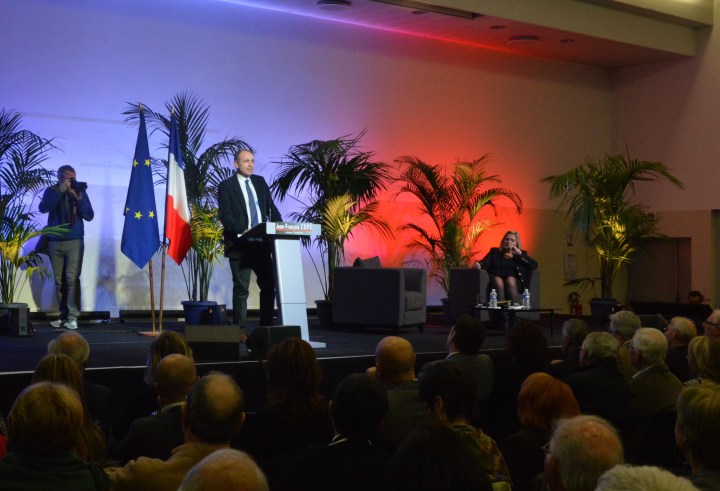 L’ancien président de l’UMP a fait salle comble au Cannet, enclave copéiste en Alpes-Maritimes.