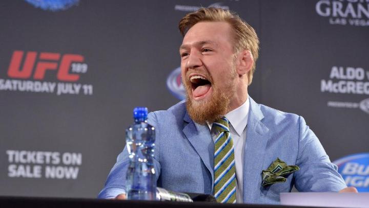 L'Irlandais en plein trash-talking lors d'une conférence de présentation face à José Aldo .(Crédit photo : Getty)