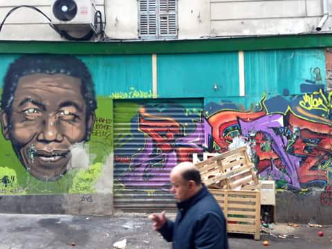 Le portrait de Nelson Mandela dans une rue de Noailles (Crédit photo : Etienne Merle)