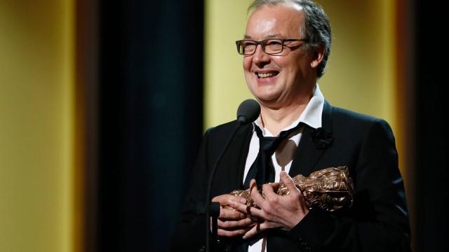Philippe Faucon reçoit le César du Meilleur pour Fatima. Crédit photo : AFP