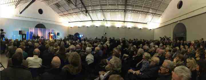 Alain Juppé à réuni environ 700 personnes au Fort Carré d’Antibes mercredi soir. (Crédit photo : Nicolas Lellouche)