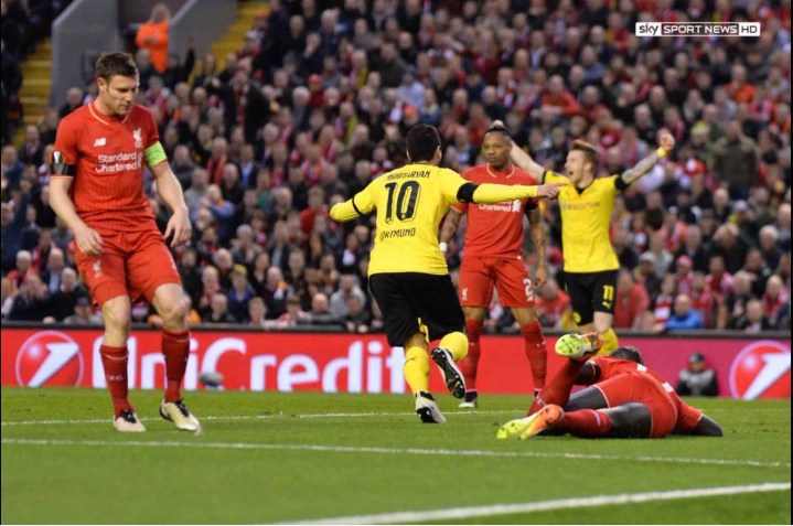 La joie d’Henrikh Mkhitaryan (Borussia Dortmund) après son ouverture du score. Les Allemands étaient alors qualifiés. (Crédit photo : Sky Sport News)