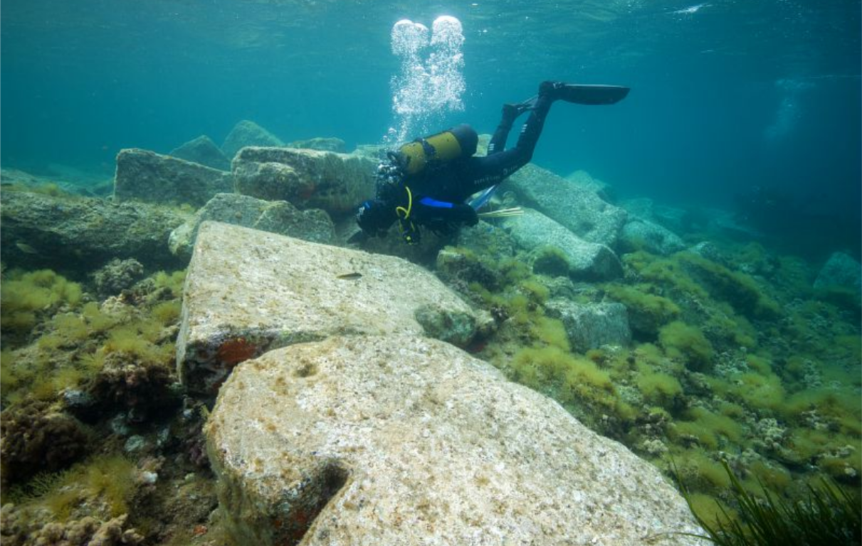 L'archéologue Loïc Damelet étudi les fonds sous-marin d'Olbia