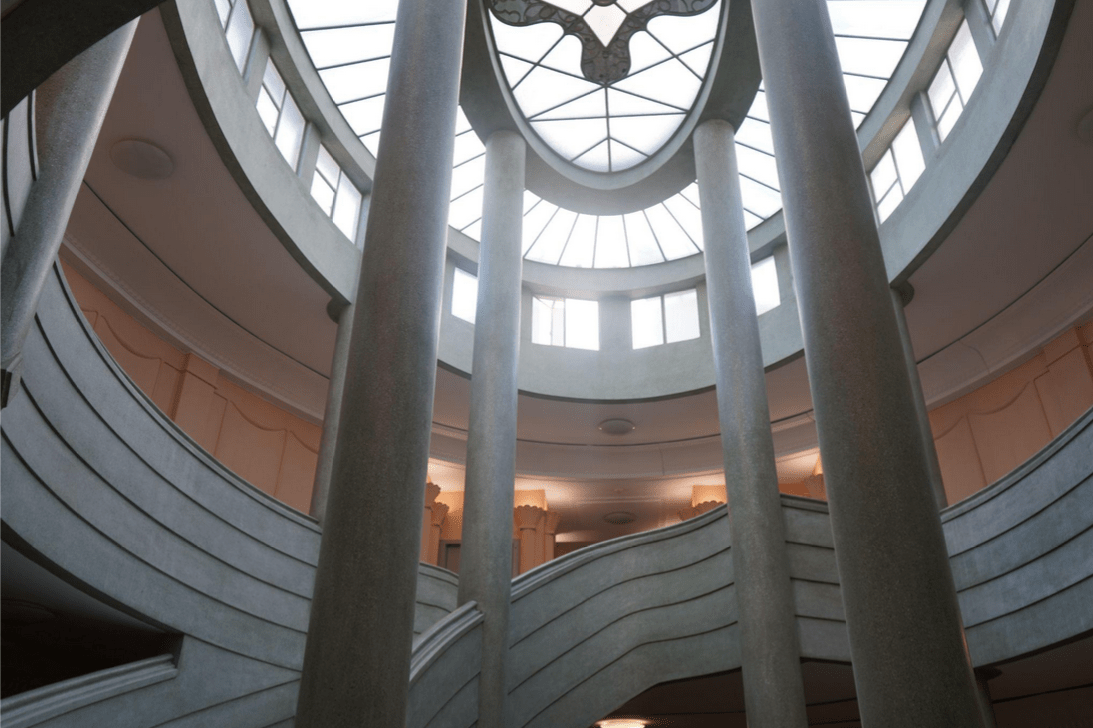 intérieur de l'immeuble Gloria Mansions à Nice