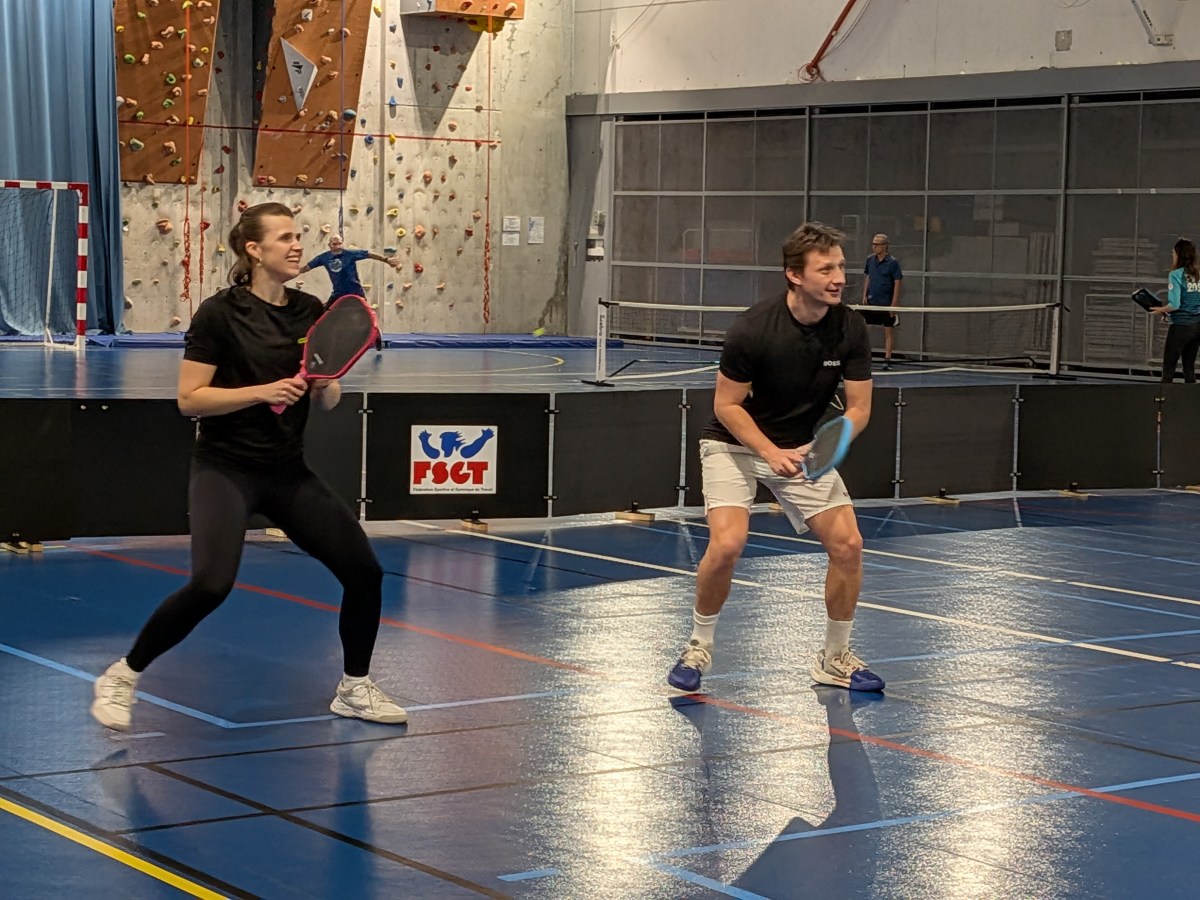 Le pickleball : la petite balle veut devenir grande