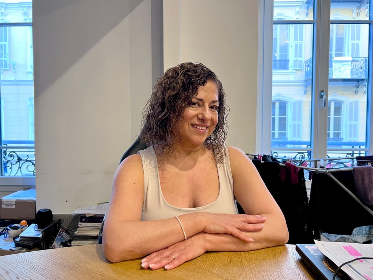 « Je n’ai pas de racines, je n’ai que des pieds » : de la Syrie à la France, le parcours de Taline Sakadjian 