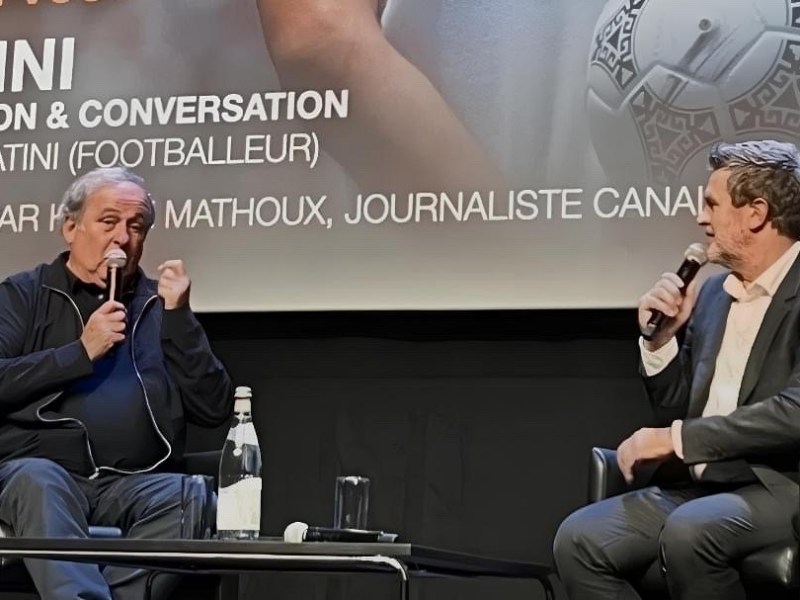 « C’est ça qui fait rêver les gens » : à Canneseries, l&rsquo;aura intacte de Michel Platini, venu présenter le récit de son « épopée sportive »